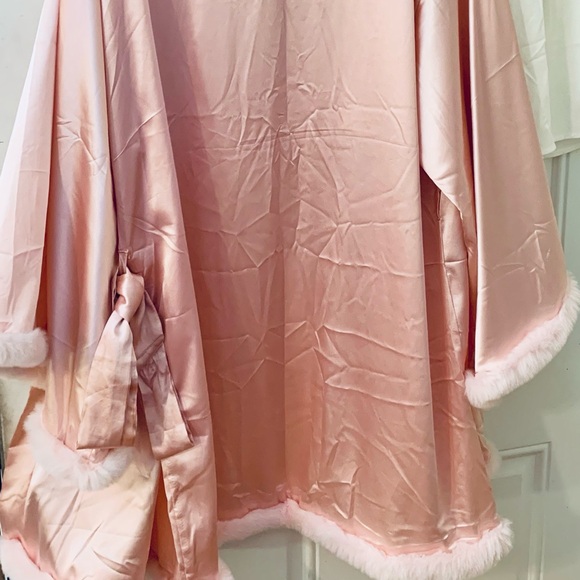 NWT Boohoo Gemma Collins Short Kimono Robe W/ Fluffy Sleeve Pink Women’s Size 18 - Picture 8 of 16